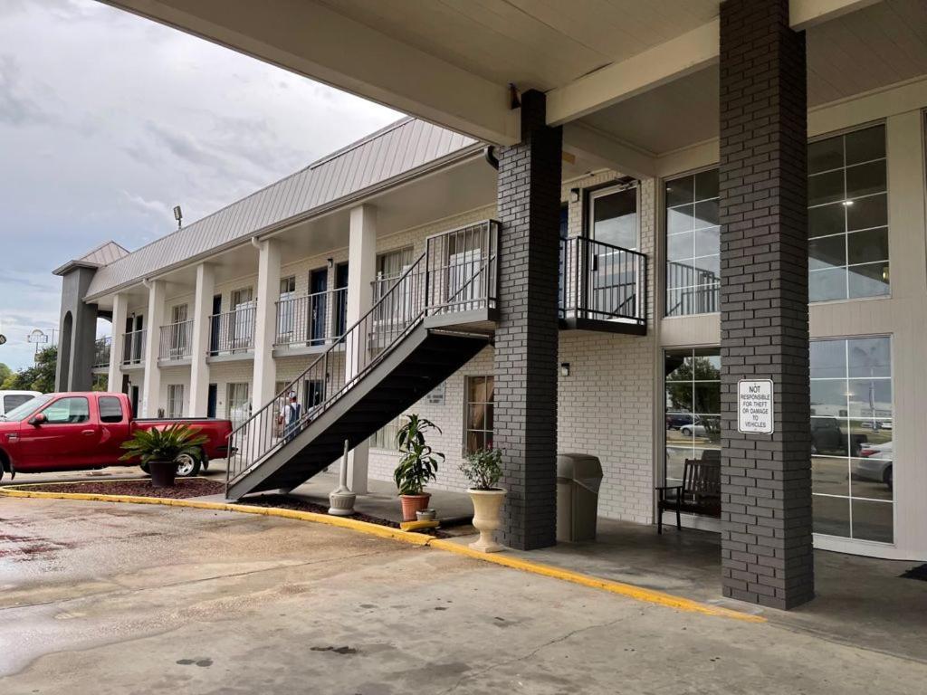 Super 8 By Wyndham New Iberia Motel Exterior foto