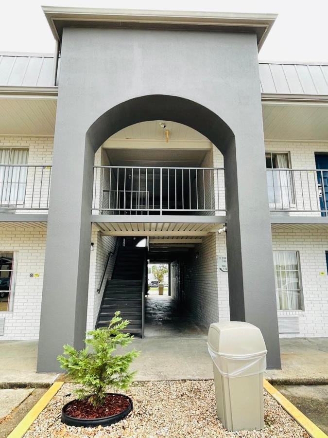 Super 8 By Wyndham New Iberia Motel Exterior foto
