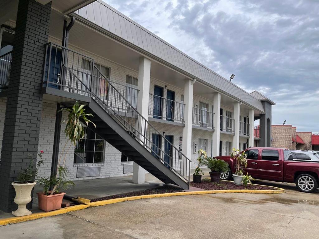 Super 8 By Wyndham New Iberia Motel Exterior foto