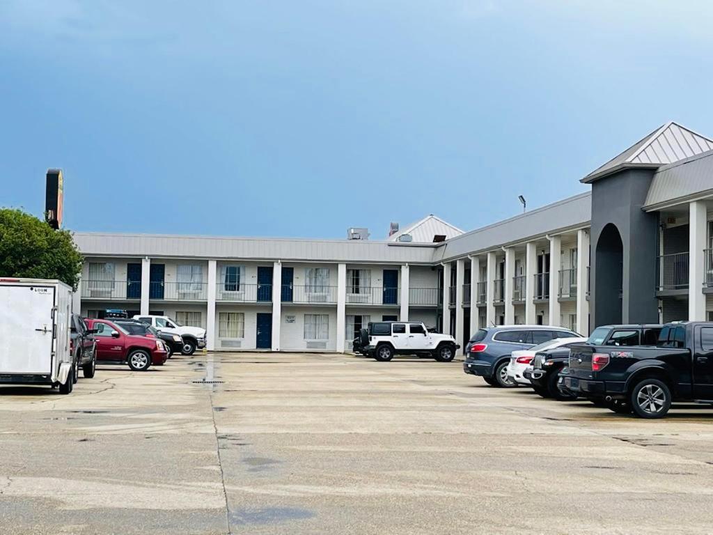Super 8 By Wyndham New Iberia Motel Exterior foto