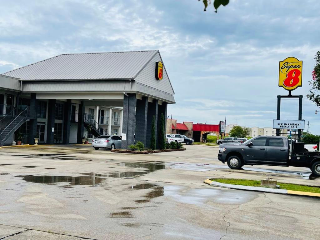 Super 8 By Wyndham New Iberia Motel Exterior foto