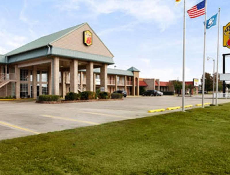 Super 8 By Wyndham New Iberia Motel Exterior foto