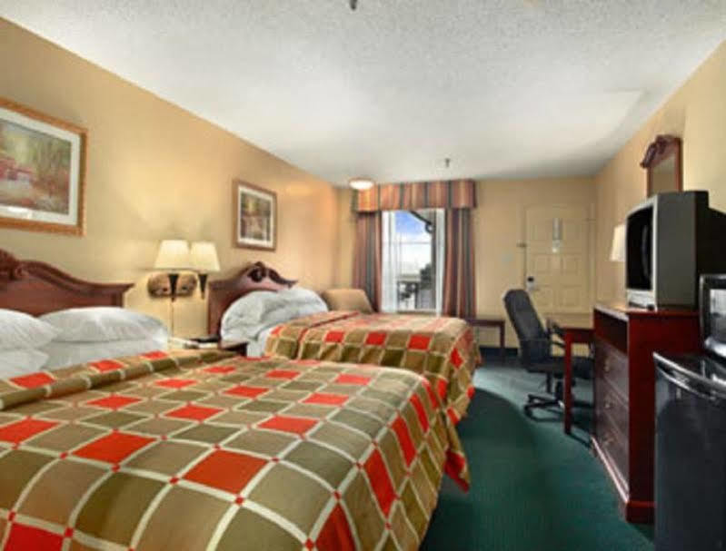 Super 8 By Wyndham New Iberia Motel Exterior foto